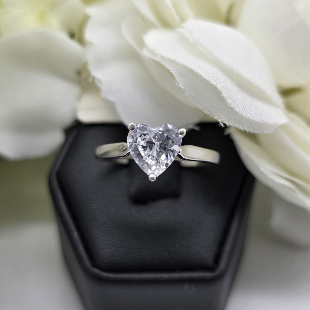 🥰 BRILLIANT HEART RING - Picture 8 of 8